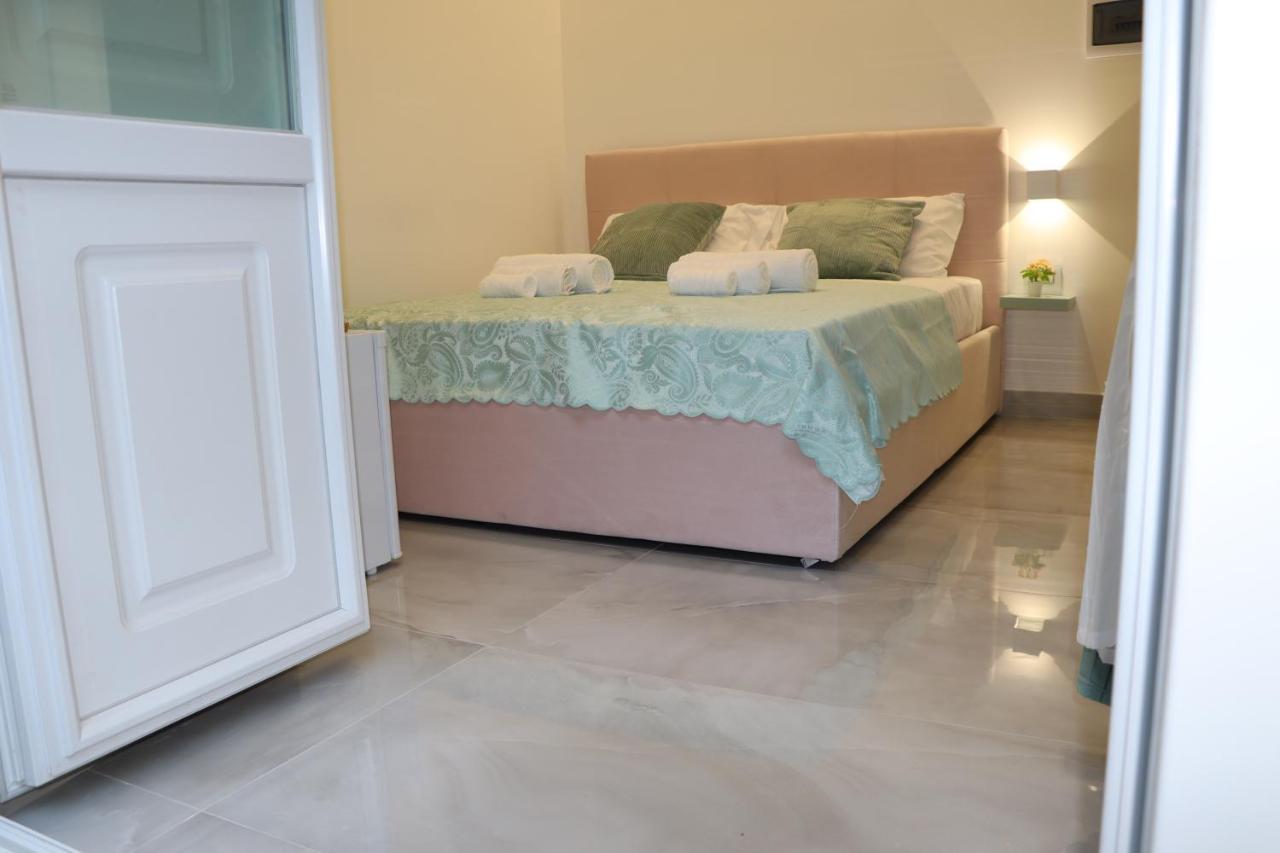 Barbaro Suite & Apartment Naples Extérieur photo